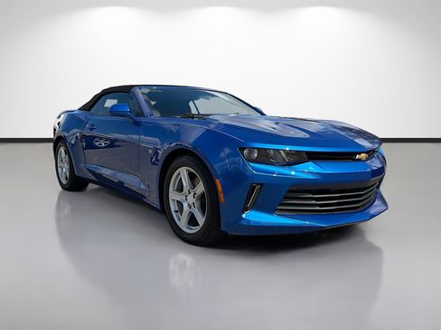 Used 2018 Chevrolet Camaro LT image 1