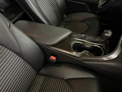 Used 2022 Toyota Camry SE image 26