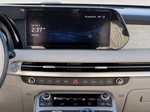 Used 2023 Hyundai Palisade Calligraphy image 11