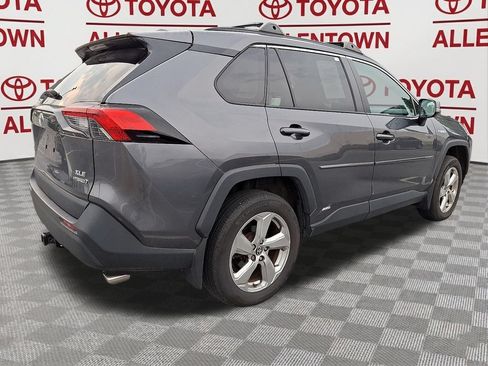 Used 2021 Toyota RAV4 XLE Premium AWD/4WD image 7
