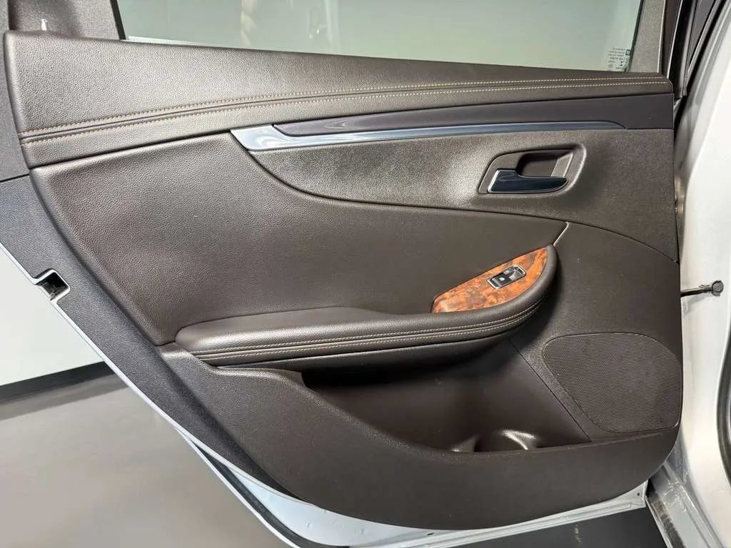 Used 2014 Chevrolet Impala LT w/ Convenience Package FWD image 15