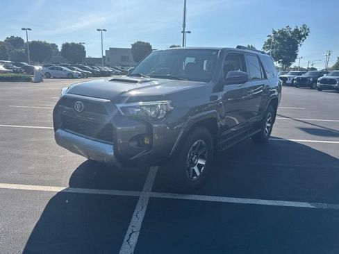 Used 2019 Toyota 4Runner TRD Off-Road AWD/4WD image 9