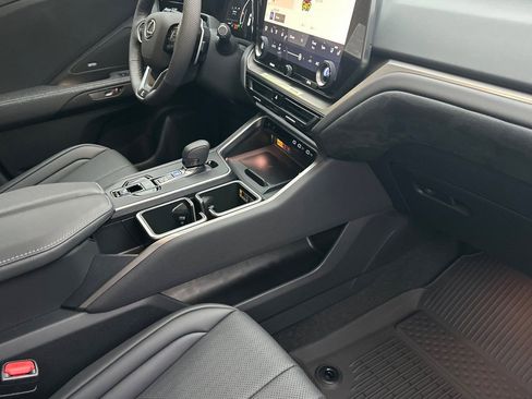 New 2026 Lexus TX 500h AWD image 13