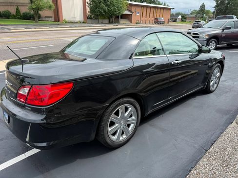 Used 2010 Chrysler Sebring Limited FWD image 6