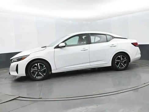 Used 2024 Nissan Sentra SV FWD image 5
