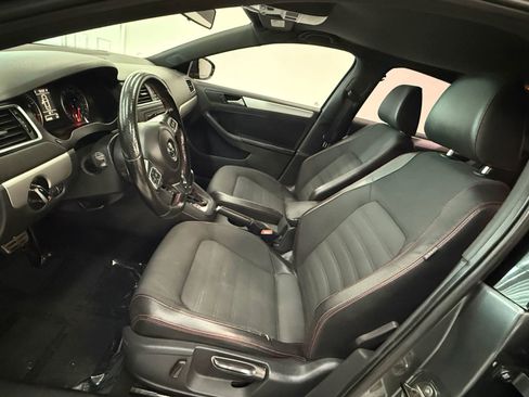 Used 2014 Volkswagen Jetta GLI image 16