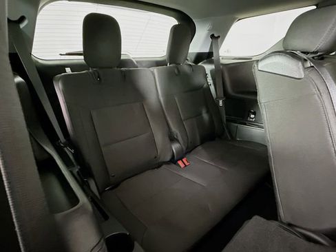 Certified 2022 Ford Explorer XLT w/ Class IV Trailer Tow Package image 26