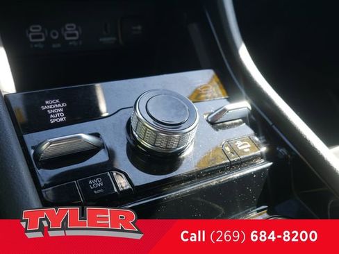 Used 2022 Jeep Grand Cherokee Trailhawk AWD/4WD image 37