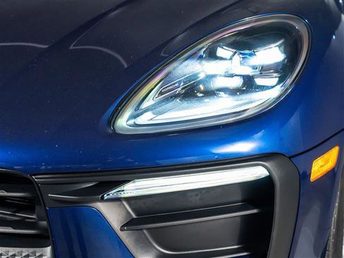 Certified 2026 Porsche Macan AWD/4WD image 12