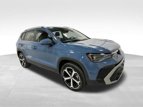 Certified 2026 Volkswagen Taos SEL AWD/4WD image 3