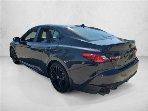Used 2025 Toyota Camry SE w/ Convenience Package image 7