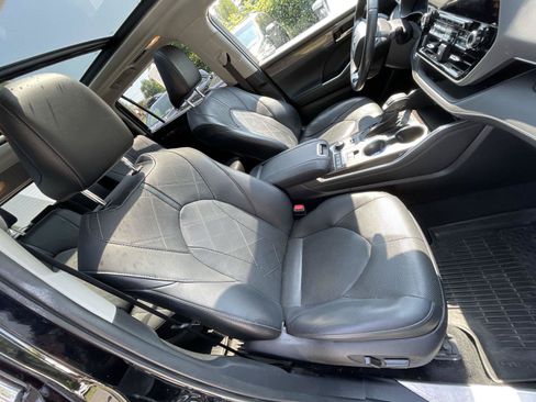 Used 2021 Toyota Highlander Platinum AWD/4WD image 22