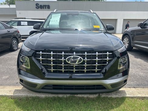 Certified 2026 Hyundai Venue SEL FWD image 2