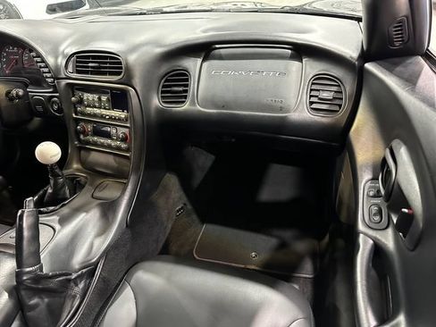 Used 2002 Chevrolet Corvette Z06 w/ Memory Pkg RWD image 12