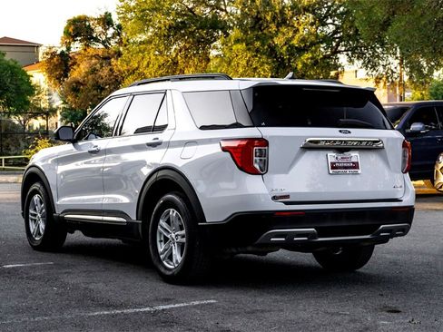 Used 2023 Ford Explorer XLT w/ Equipment Group 202A image 7