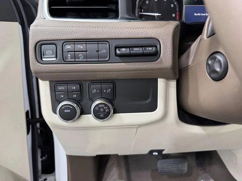 Used 2021 GMC Yukon Denali w/ LPO, Illumination Package image 31