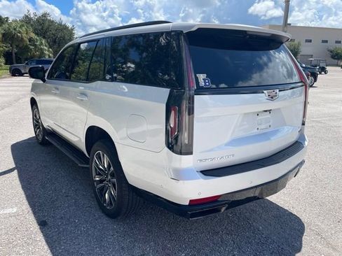 Used 2024 Cadillac Escalade Sport AWD/4WD image 4