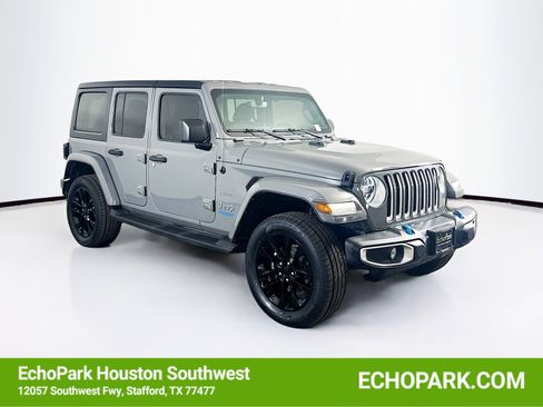 Used 2022 Jeep Wrangler Unlimited Sahara w/ Cold Weather Group AWD/4WD image 1