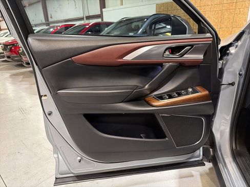Used 2018 MAZDA CX-9 Signature image 25