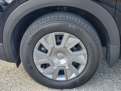 Certified 2025 Nissan Kicks S image 8