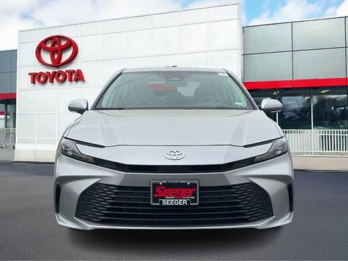 Used 2025 Toyota Camry LE FWD image 13