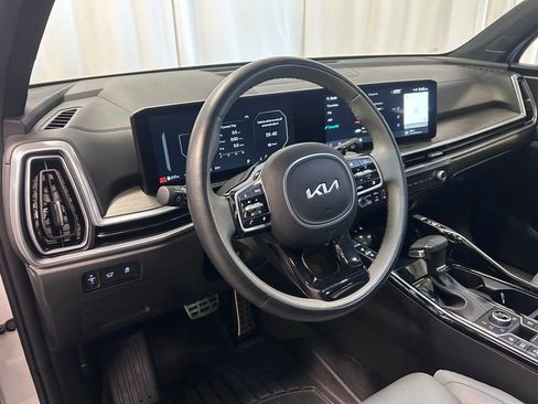 Used 2024 Kia Sorento SX Prestige w/ Sage Leather Package AWD/4WD image 2