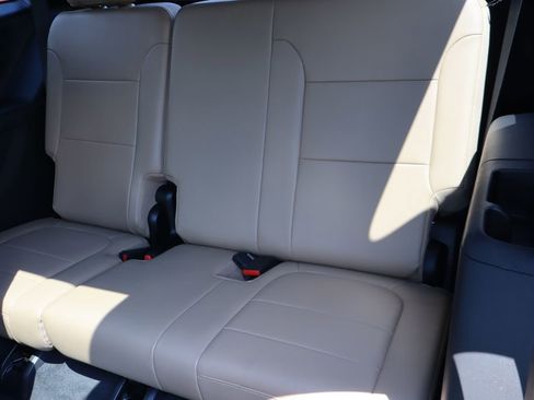 Used 2022 Chevrolet Traverse Premier AWD/4WD image 26