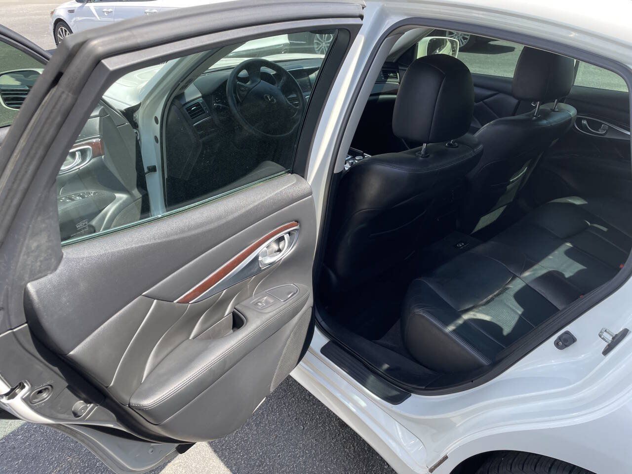 Used 2013 INFINITI M37 w/ Premium Pkg RWD image 12