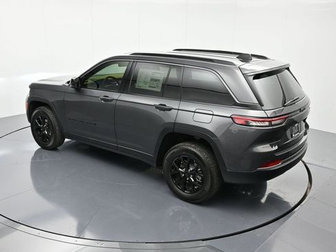 New 2026 Jeep Grand Cherokee Altitude image 32