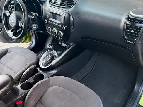 Used 2015 Kia Soul FWD image 11