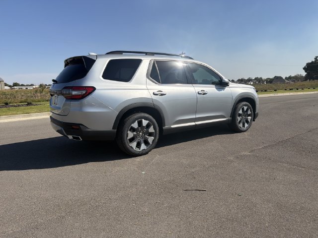 New 2026 Honda Pilot Elite image 5