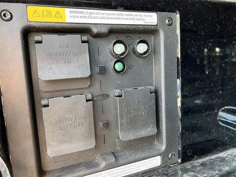 Used 2023 Ford F150 Limited image 7