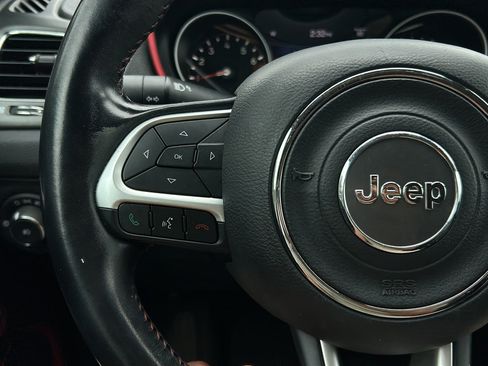 Used 2020 Jeep Compass Trailhawk AWD/4WD image 27