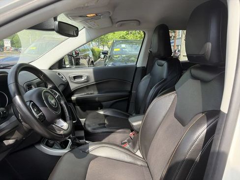 Used 2020 Jeep Compass Latitude w/ Popular Equipment Group AWD/4WD image 11