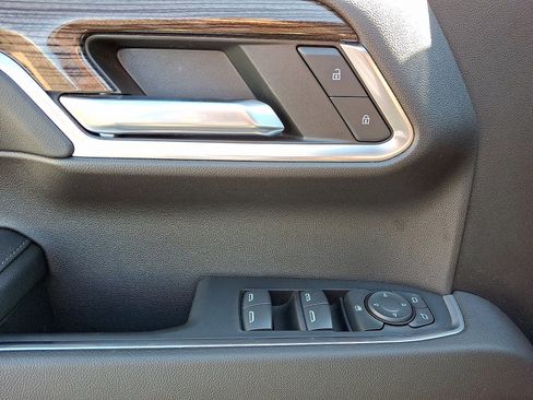 Used 2022 Chevrolet Silverado 1500 LT image 11