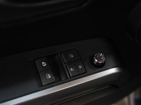 Used 2017 Toyota Tacoma SR5 image 14