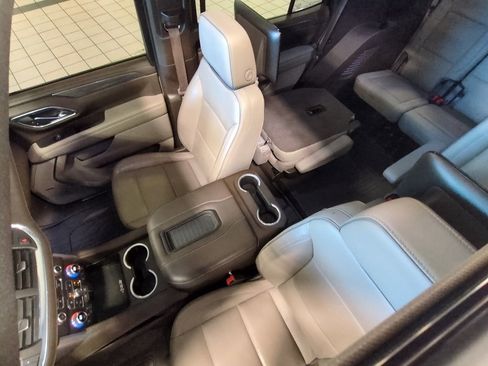 Used 2021 GMC Yukon SLT w/ SLT Luxury Plus Package image 8