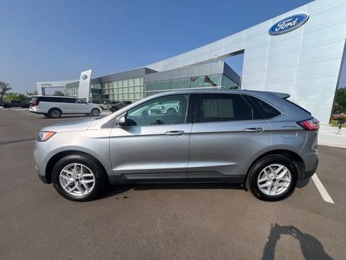 Certified 2024 Ford Edge SEL w/ Convenience Package AWD/4WD image 8