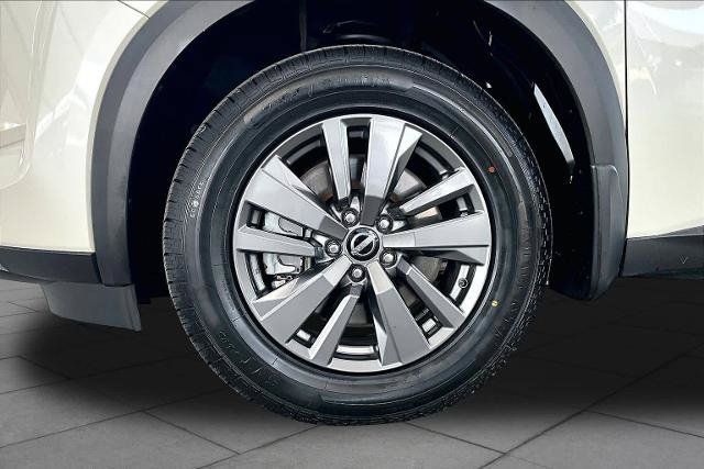 Certified 2024 Nissan Pathfinder SV FWD image 11