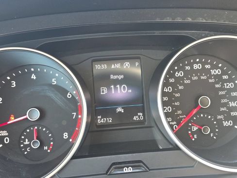 Used 2021 Volkswagen Tiguan SE w/ Panoramic Sunroof Package AWD/4WD image 29