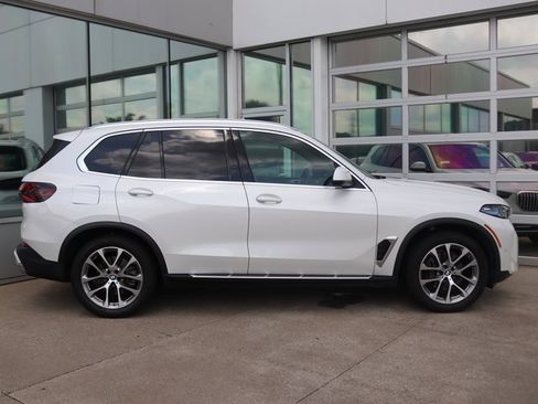 Used 2025 BMW X5 xDrive40i image 4