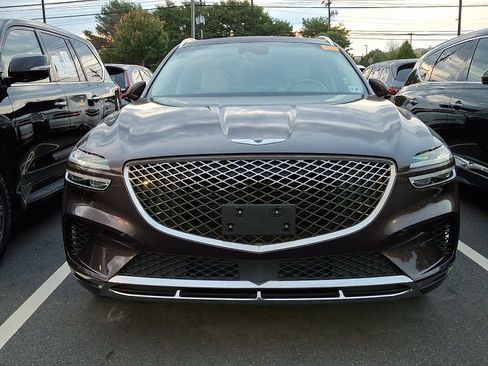 Used 2023 Genesis GV70 2.5T w/ Select Package AWD/4WD image 3