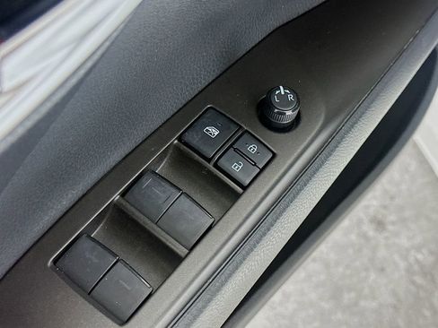 Used 2021 Toyota Camry SE image 20