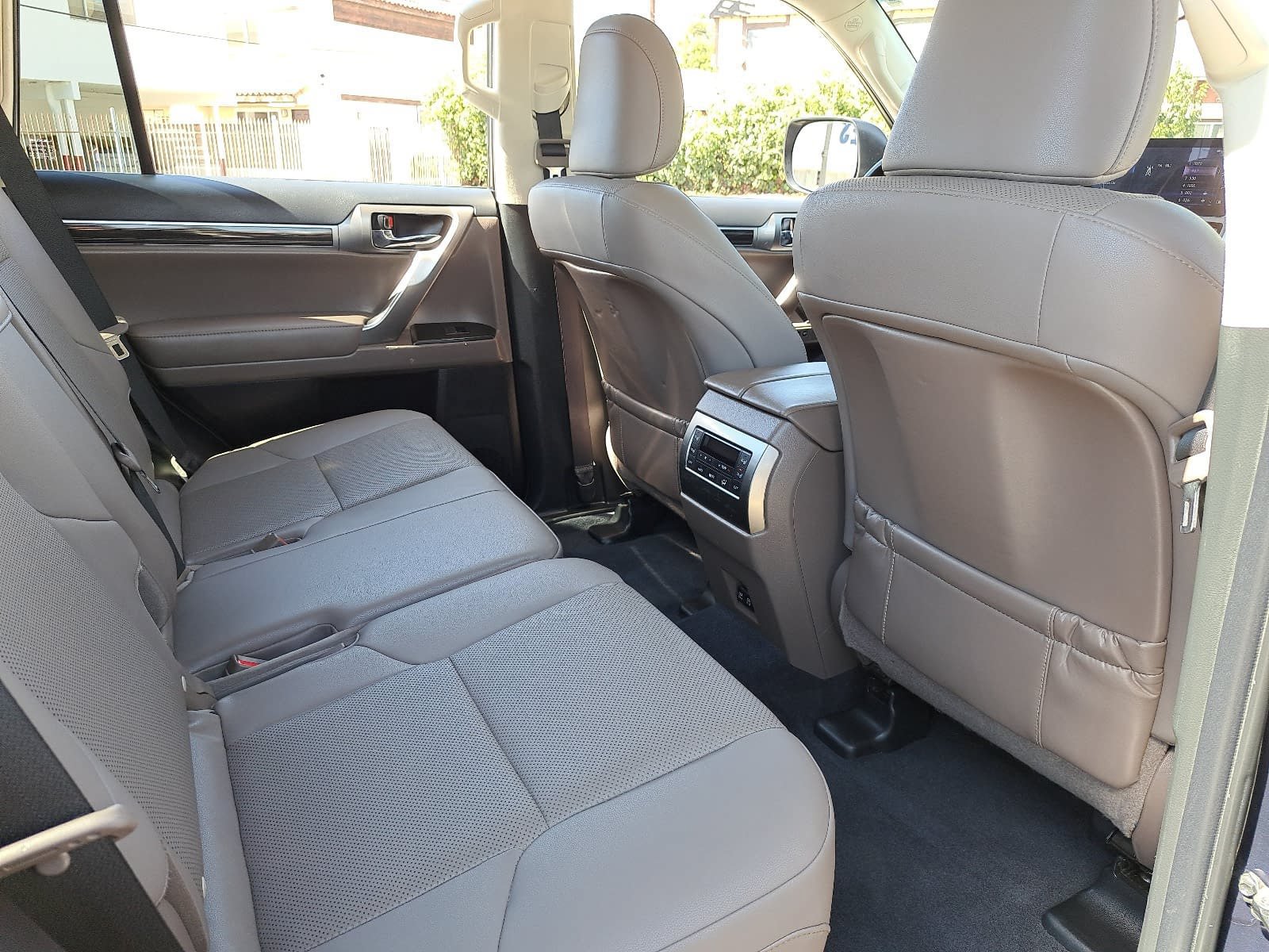 Used 2022 Lexus GX 460 Premium w/ Premium Package AWD/4WD image 11