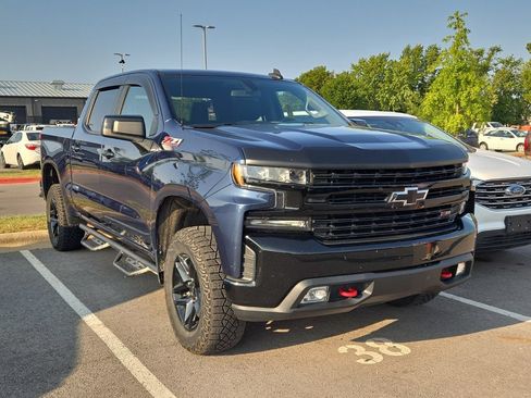 Used 2021 Chevrolet Silverado 1500 LT Trail Boss w/ LPO, Dark Essentials Package AWD/4WD image 4