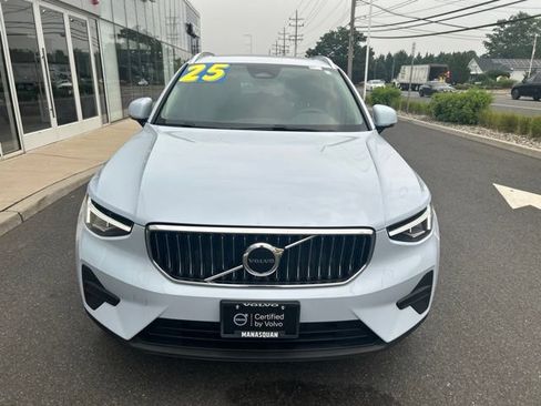 Certified 2025 Volvo XC40 B5 Core AWD/4WD image 7