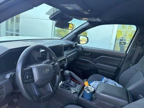 Used 2025 Toyota Tacoma SR AWD/4WD image 12