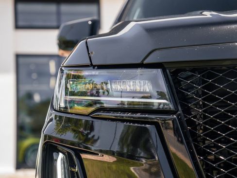 Used 2024 Cadillac Escalade V AWD/4WD image 9