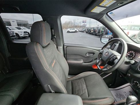 Used 2022 Nissan Frontier PRO-4X image 13