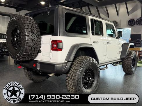 Used 2025 Jeep Wrangler Unlimited Rubicon AWD/4WD image 14
